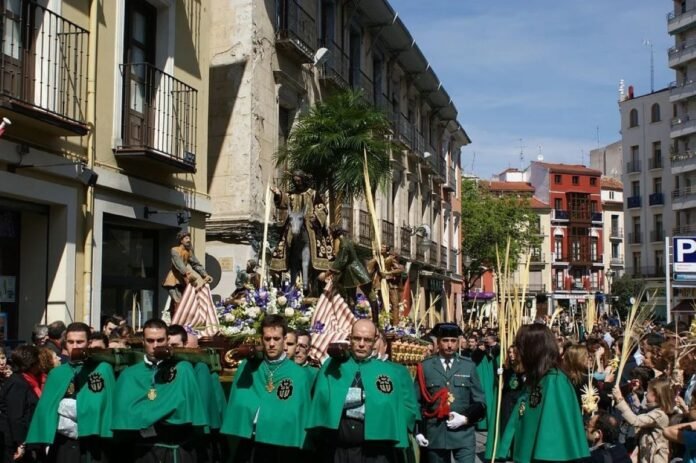 Arranca la semana Santa en Parla con tradicionales procesiones