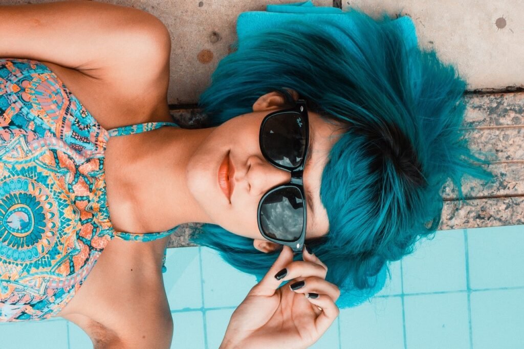 Cómo llevar colores vivos con estilo