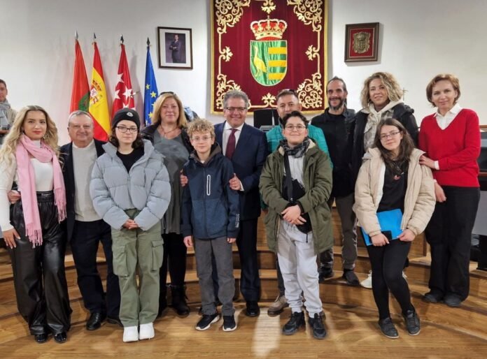 El Ayuntamiento de Parla recibe a una treintena de estudiantes y docentes de Portugal, Turquía y Eslovenia