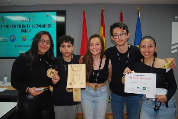 El instituto Narcís Monturiol gana la I Liga de Debate escolar de Parla